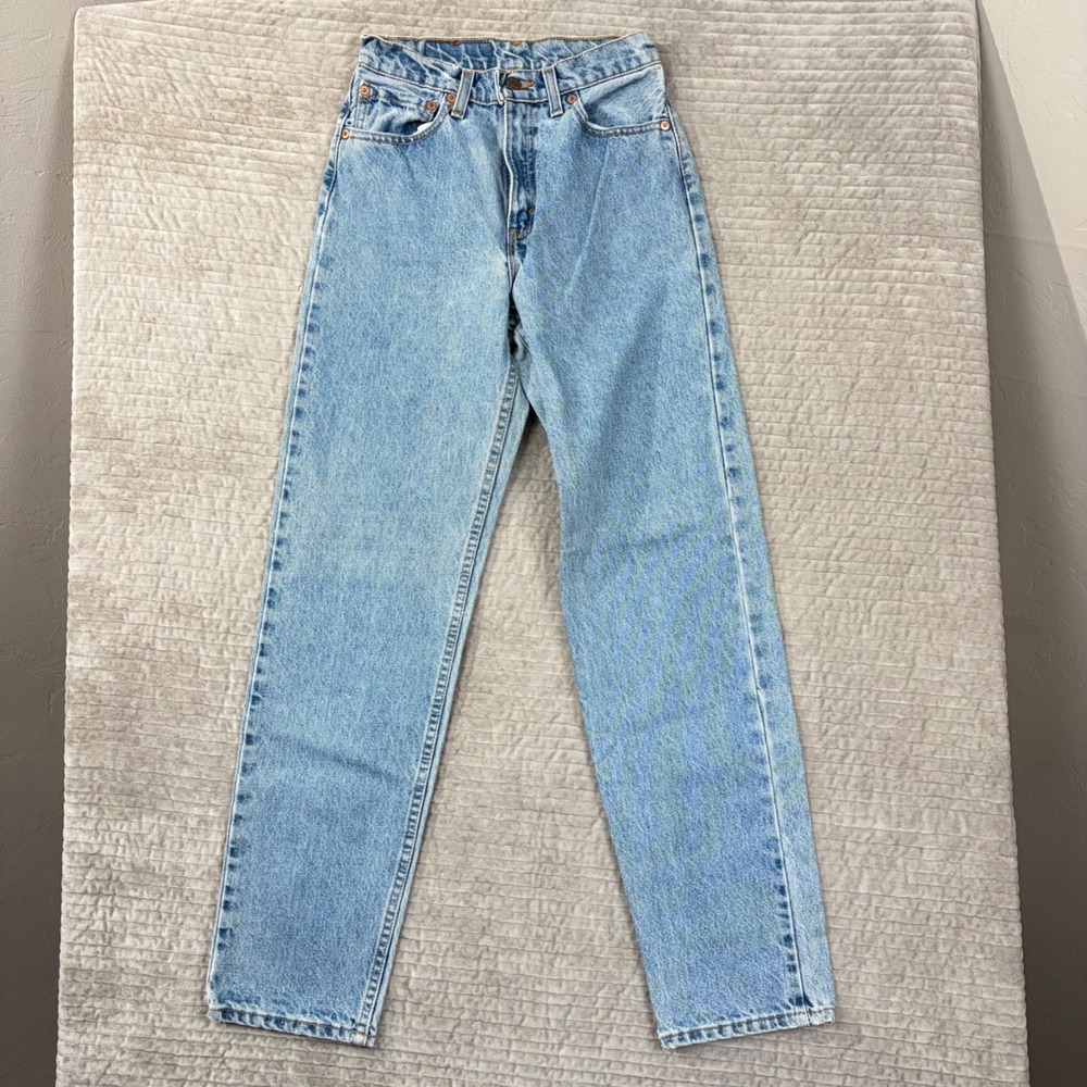 Vintage Levis 560 Loose Fit Straight Leg Jeans Light Wash Made in USA Size 3 Med